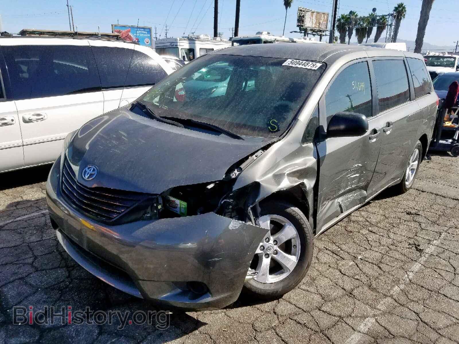2012 TOYOTA SIENNA BAS - VIN: 5TDKA3DC7CS015883 - Фото 2