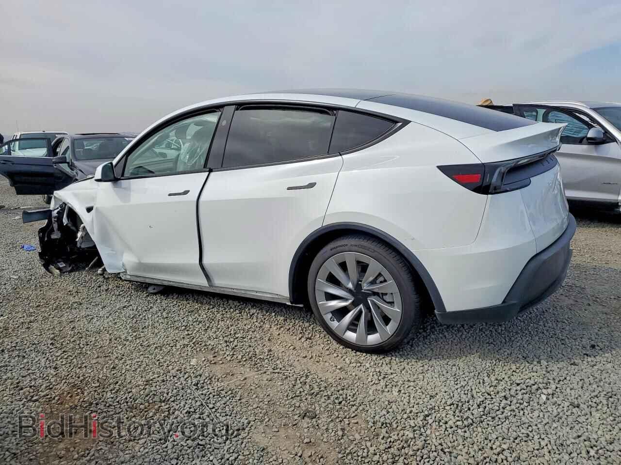 2026 TESLA MODEL Y - VIN: 7SAYGDEE7TF339745 - Фото 2