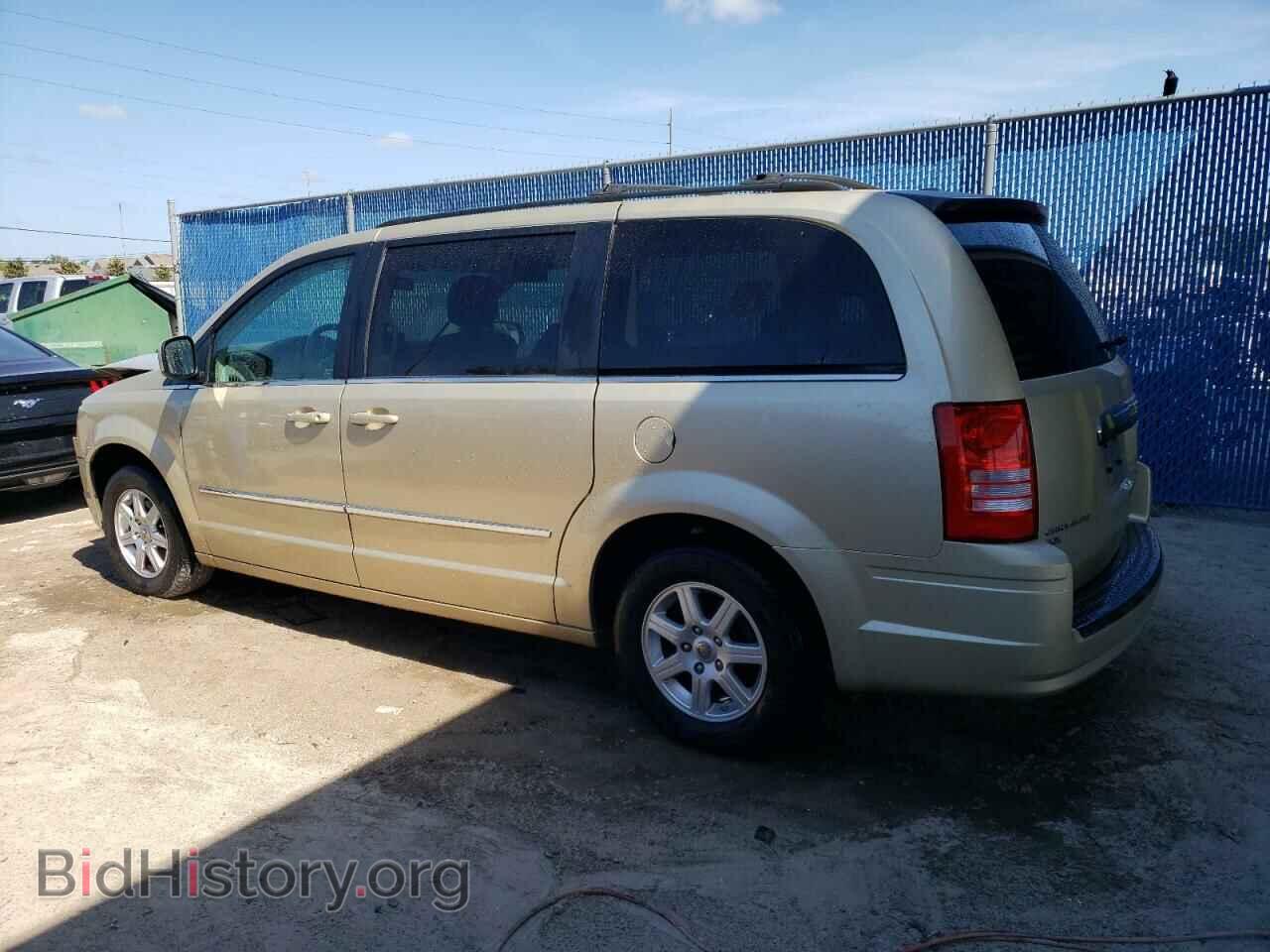 2010 CHRYSLER MINIVAN - VIN: 2A4RR8DX6AR502046 - Фото 2