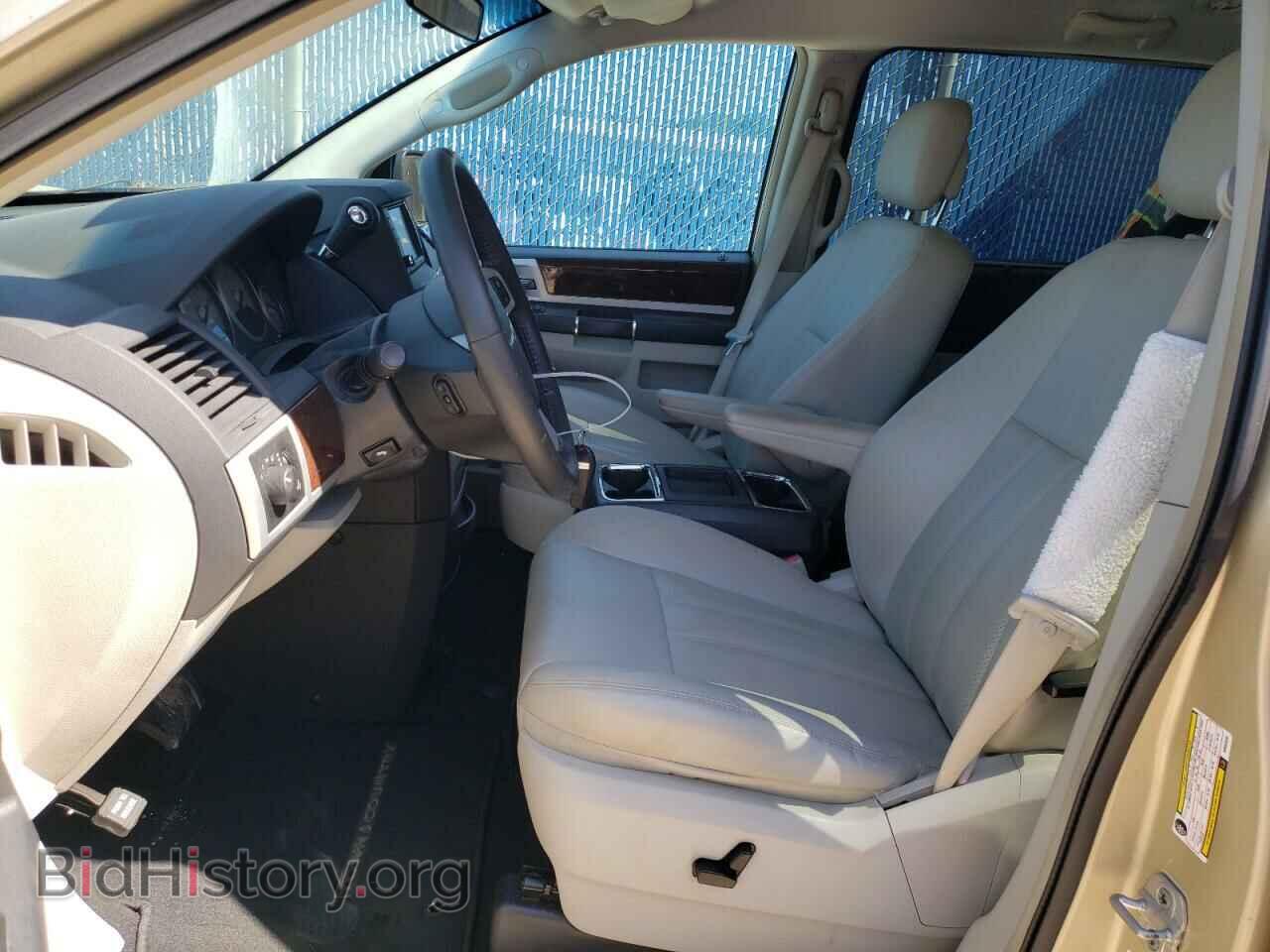 2010 CHRYSLER MINIVAN - VIN: 2A4RR8DX6AR502046 - Фото 7