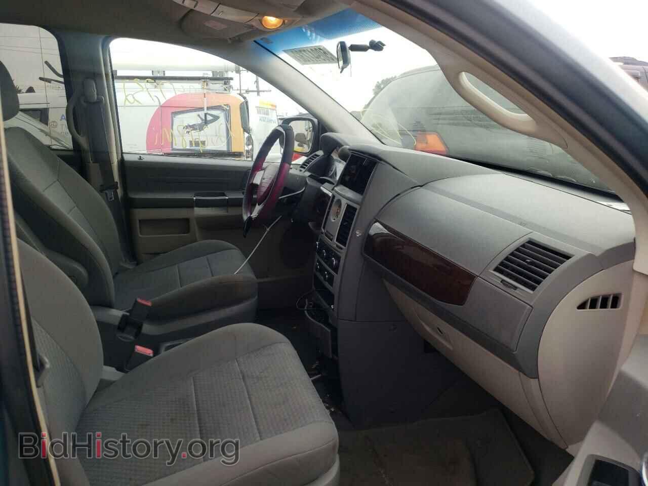 2010 CHRYSLER MINIVAN - VIN: 2A4RR2D13AR361221 - Photo 5