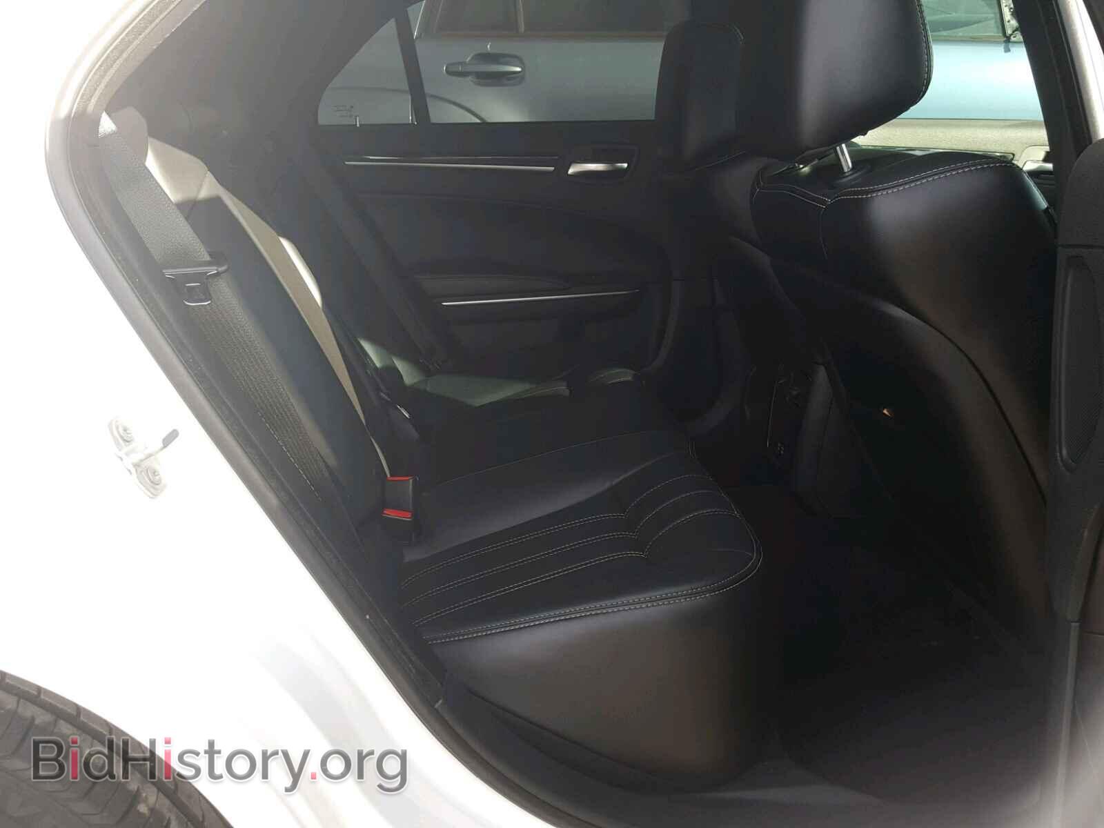 2017 CHRYSLER 300 - VIN: 2C3CCABG0HH662953 - Фото 6