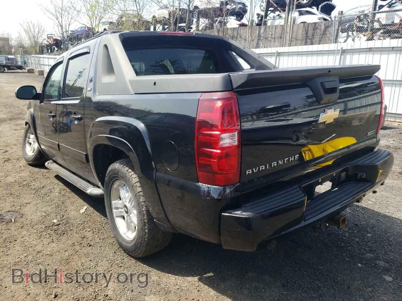 2011 CHEVROLET AVALANCHE - VIN: 3GNTKFE31BG121591 - Фото 2