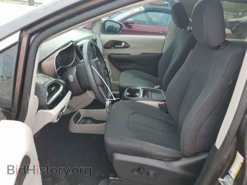 2019 Chrysler PACIFICA (VIN 2C4RC1FG4KR667025) — photo 7 of 12