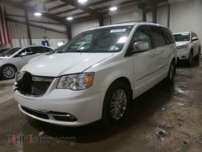 2015 Chrysler MINIVAN Town & COU, white — VIN 2C4RC1CG1FR699005, Copart