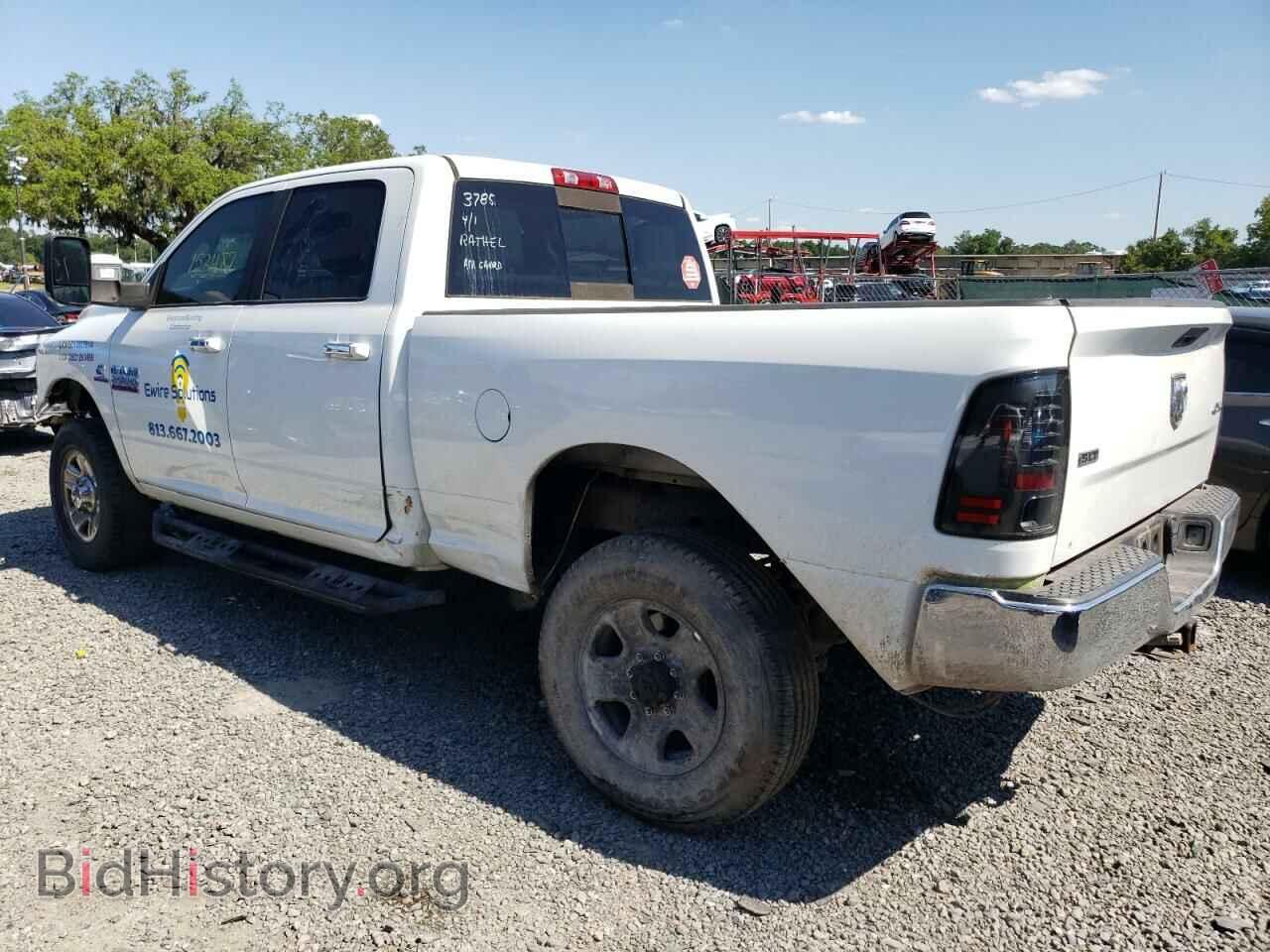 2018 RAM All Models - VIN: 3C6UR5DL1JG215593 - Фото 2