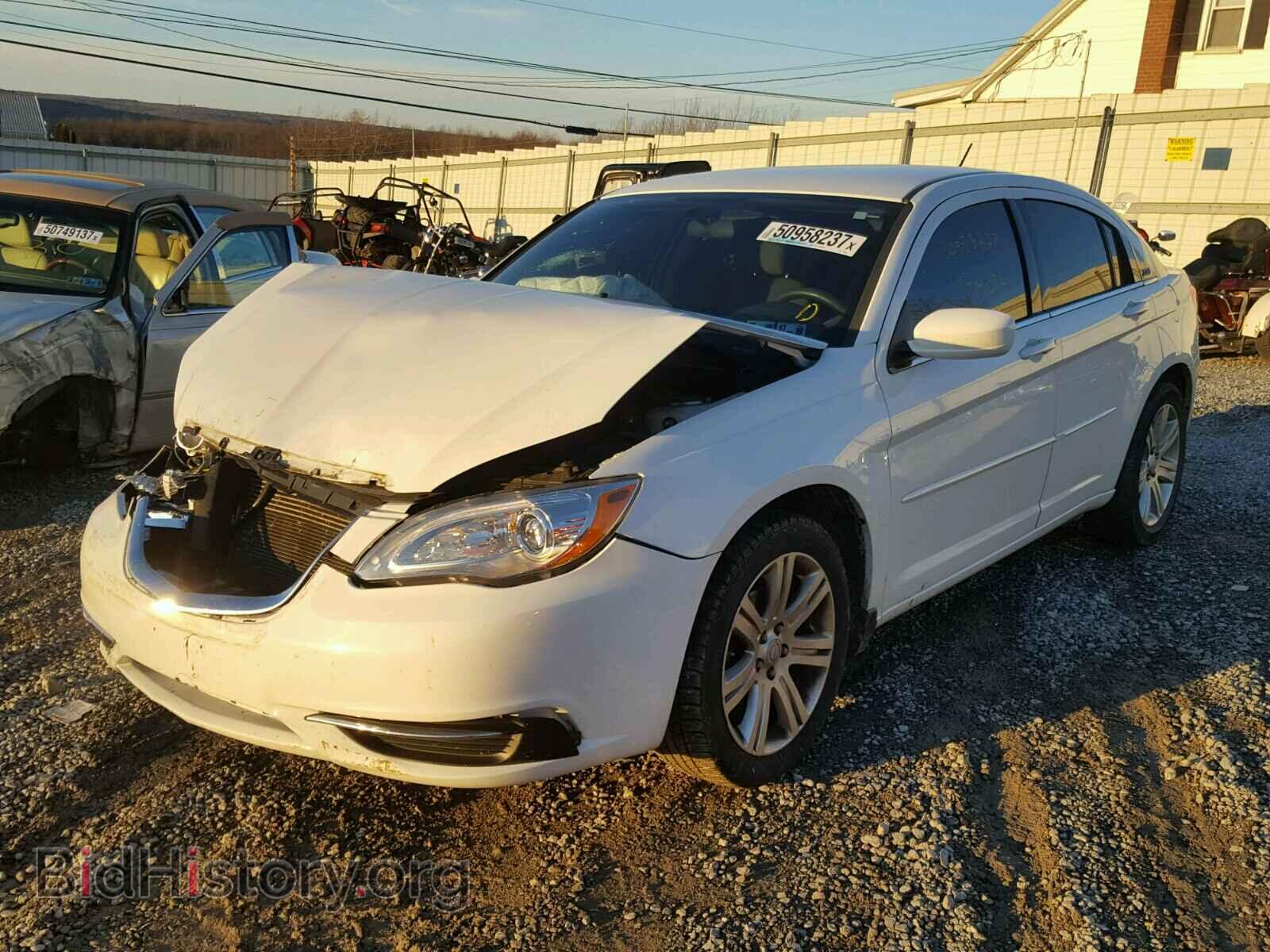 2012 CHRYSLER 200 - VIN: 1C3CCBAB0CN207483 - Фото 2