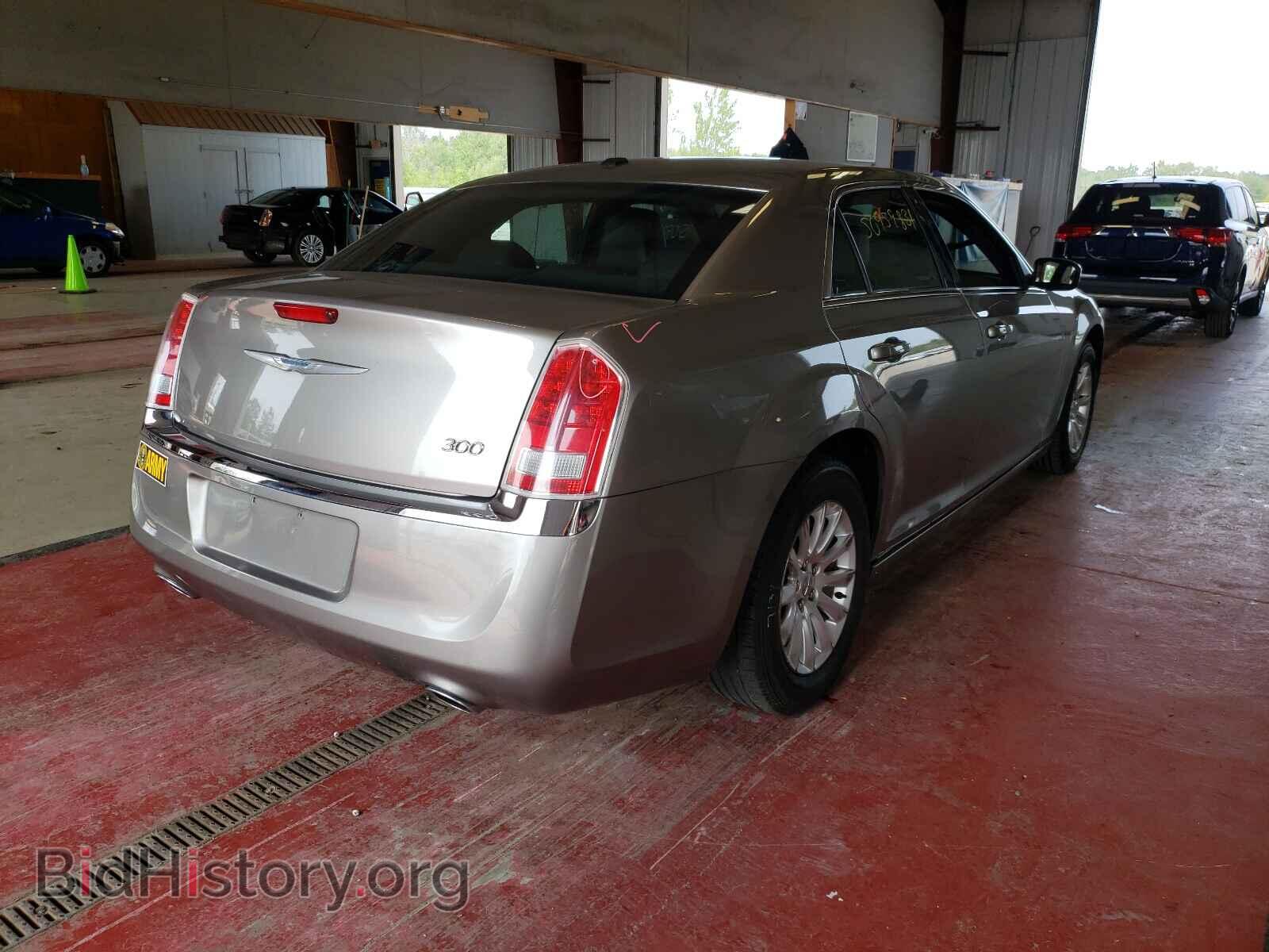 2014 CHRYSLER 300 - VIN: 2C3CCAAG6EH276101 - Фото 4
