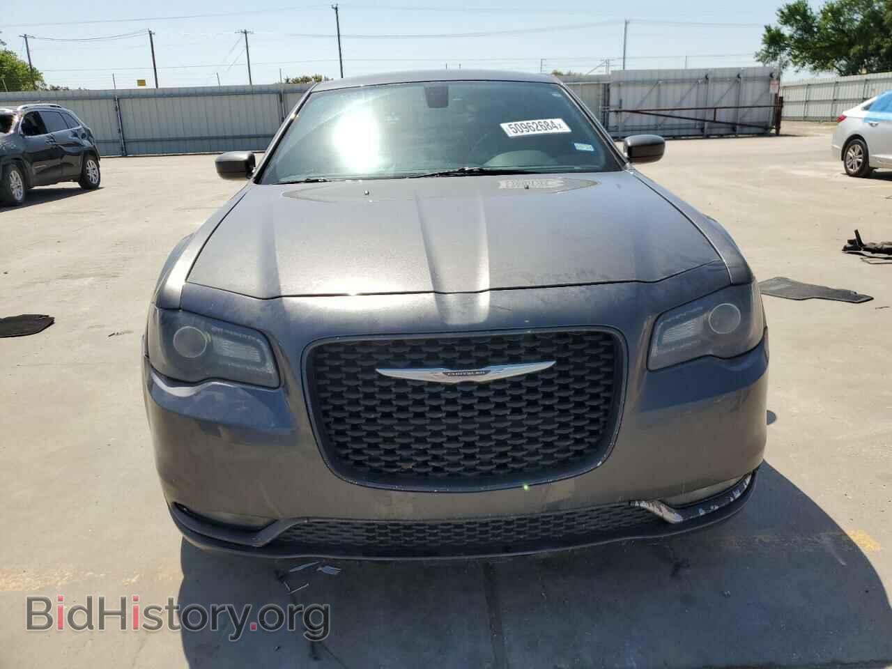 2019 CHRYSLER 300 - VIN: 2C3CCABG4KH539454 - Фото 5