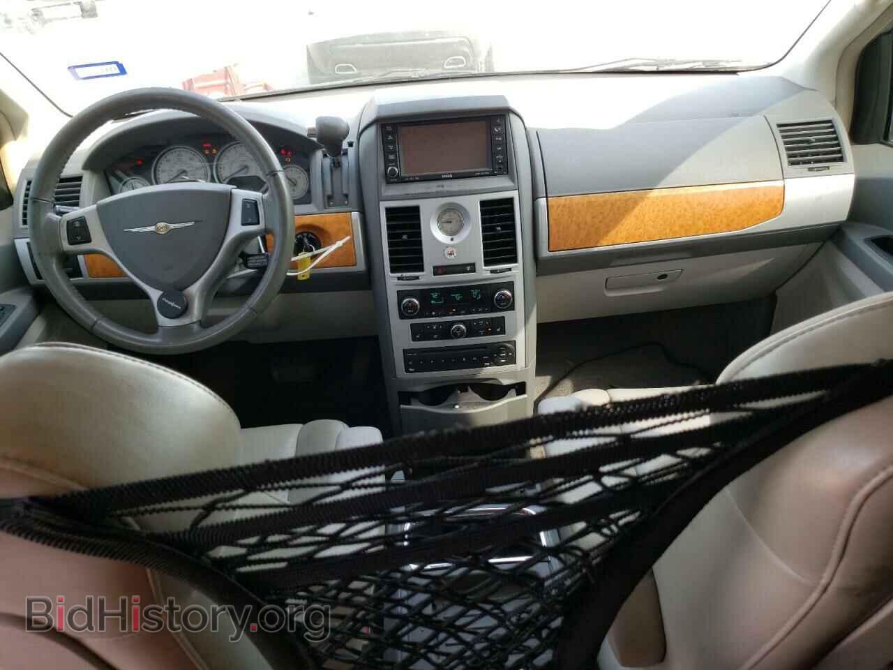 2008 CHRYSLER MINIVAN - VIN: 2A8HR64X28R829116 - Фото 8