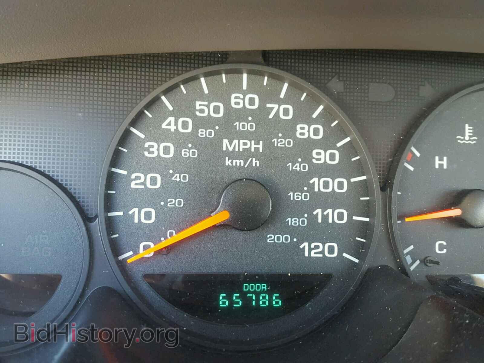 2000 DODGE NEON - VIN: 1B3ES46C0YD804328 - Фото 8