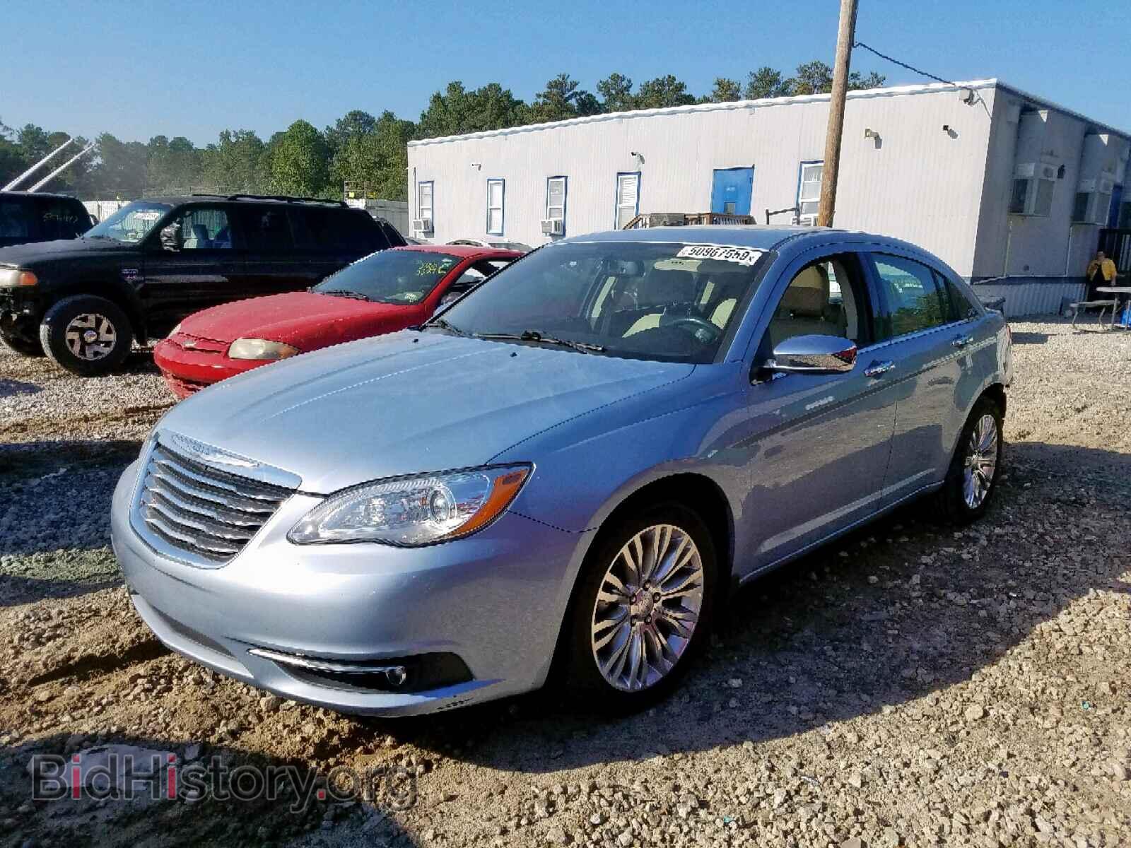 2012 CHRYSLER 200 - VIN: 1C3CCBCG3CN279254 - Фото 2