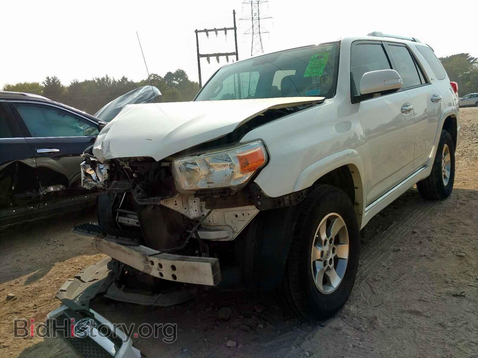 2013 TOYOTA 4RUNNER SR - VIN: JTEBU5JR5D5117861 - Фото 2