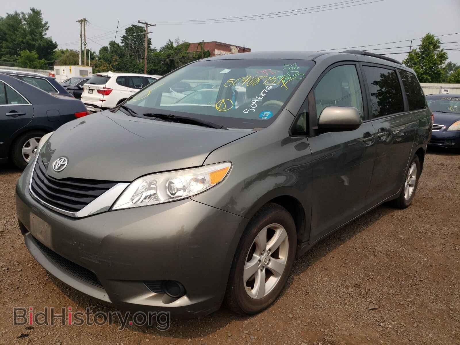 2012 TOYOTA SIENNA - VIN: 5TDKK3DC7CS265136 - Фото 2