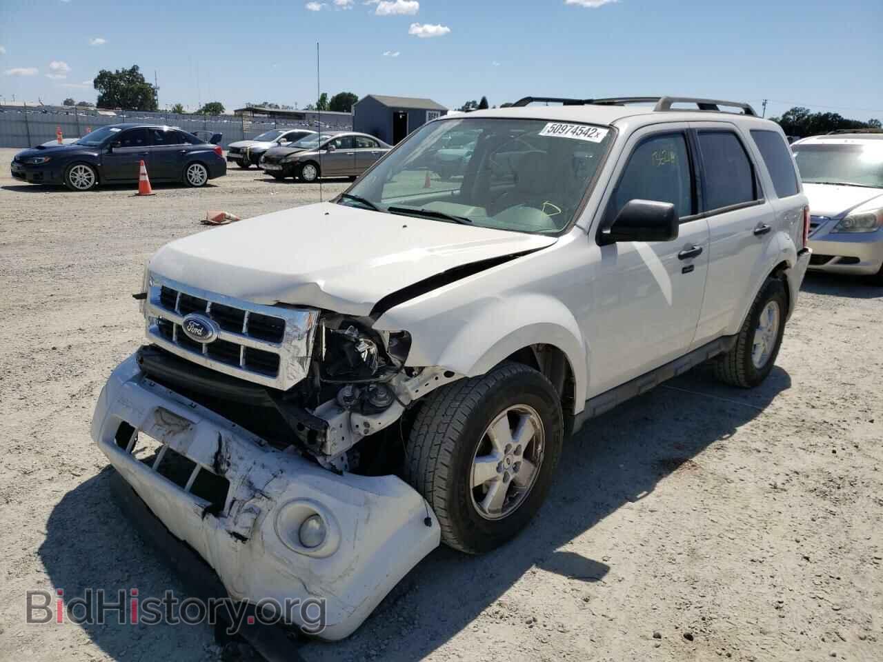 2011 FORD ESCAPE - VIN: 1FMCU0D73BKA33621 - Фото 2
