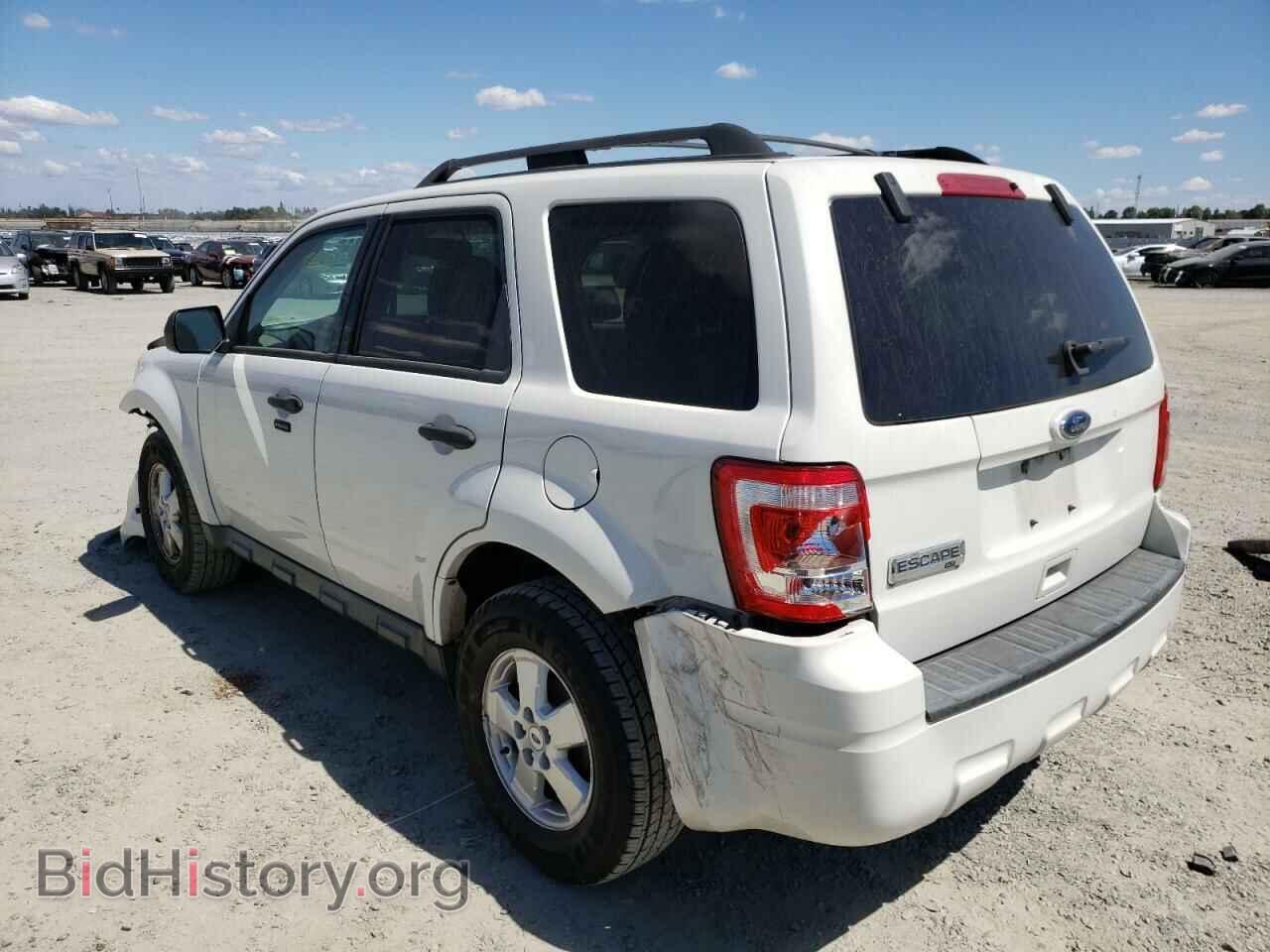 2011 FORD ESCAPE - VIN: 1FMCU0D73BKA33621 - Фото 3