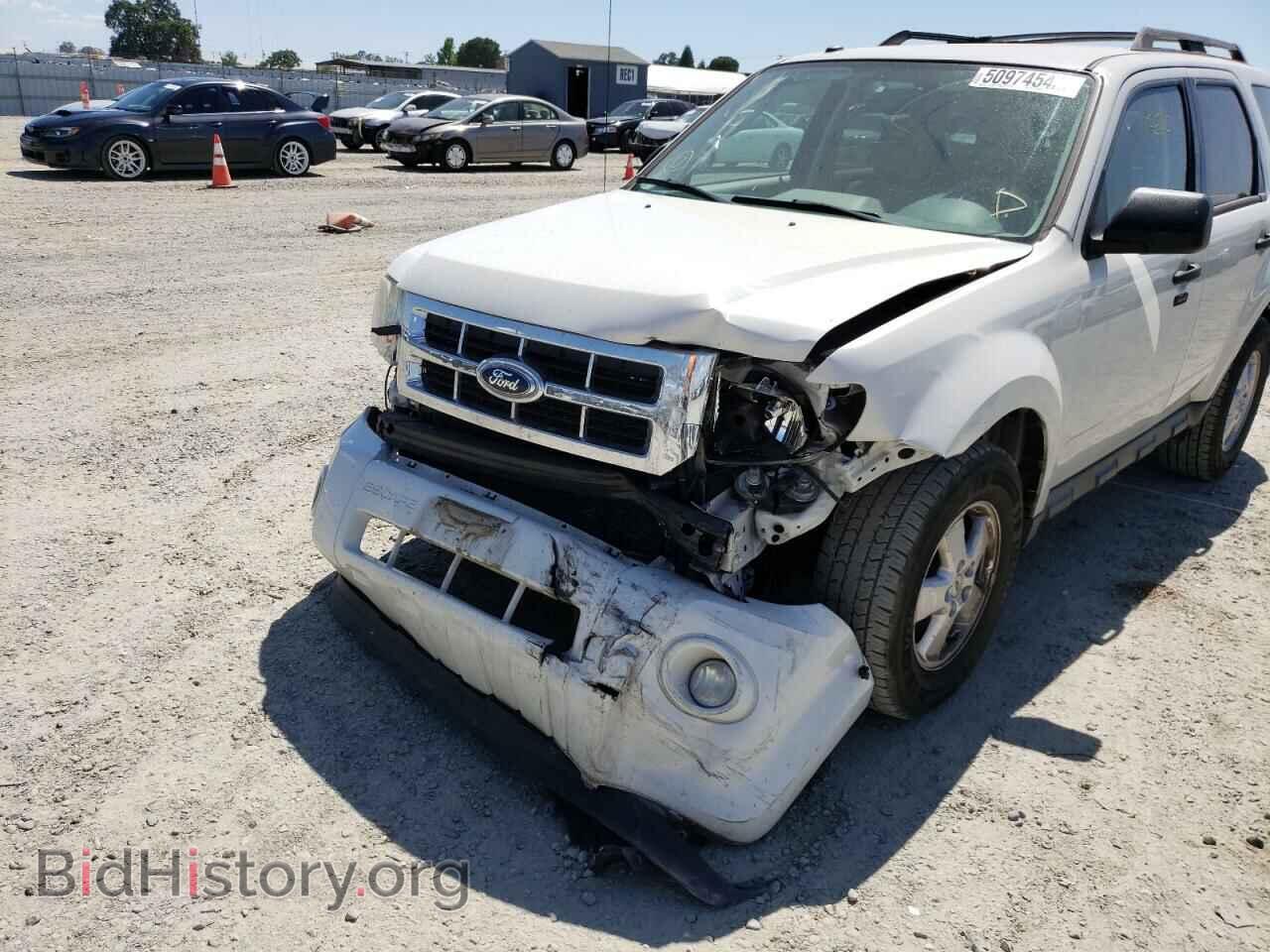 2011 FORD ESCAPE - VIN: 1FMCU0D73BKA33621 - Фото 9