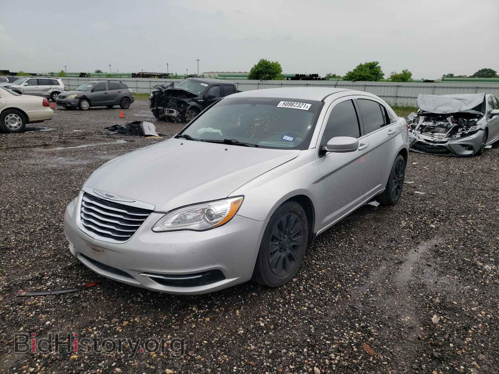 2012 CHRYSLER 200 - VIN: 1C3CCBAB9CN200337 - Фото 2