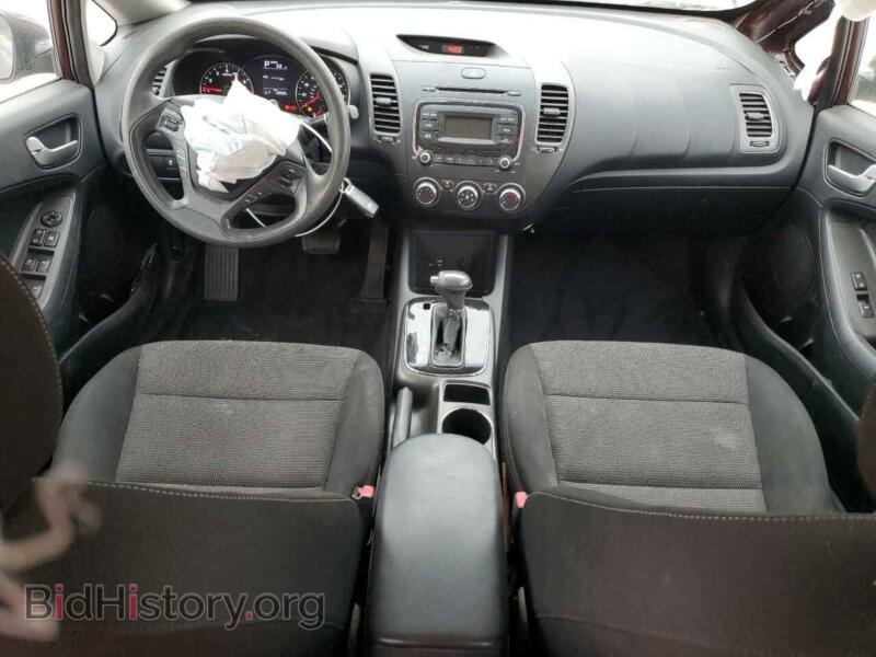 2017 Kia FORTE (VIN 3KPFK4A75HE113825) — photo 8 of 16