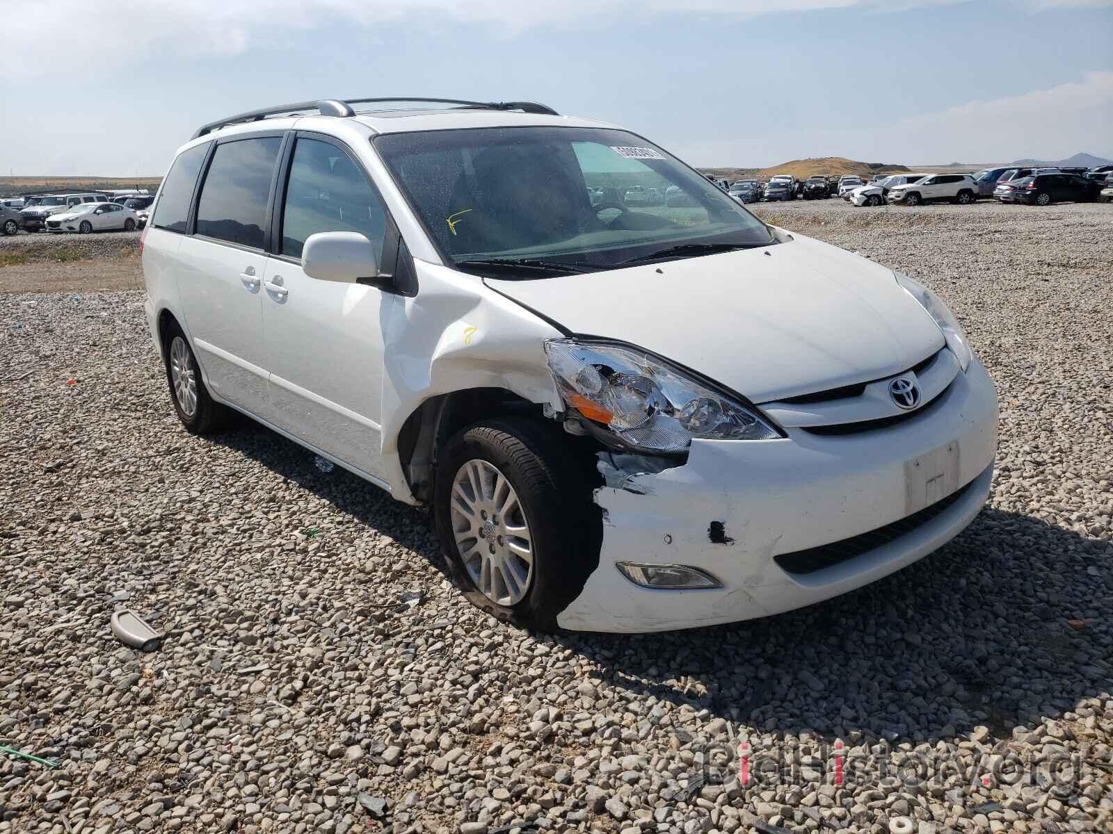 Photo 5TDYK4CC0AS306981 - TOYOTA SIENNA 2010