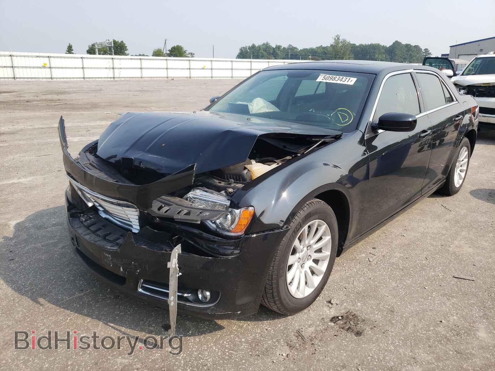 2013 CHRYSLER 300 - VIN: 2C3CCAAG4DH551222 - Фото 2