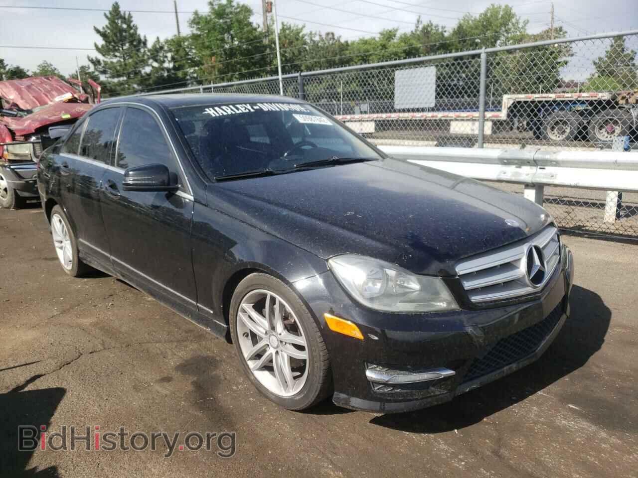 Photo WDDGF8BB2CR228355 - MERCEDES-BENZ C-CLASS 2012