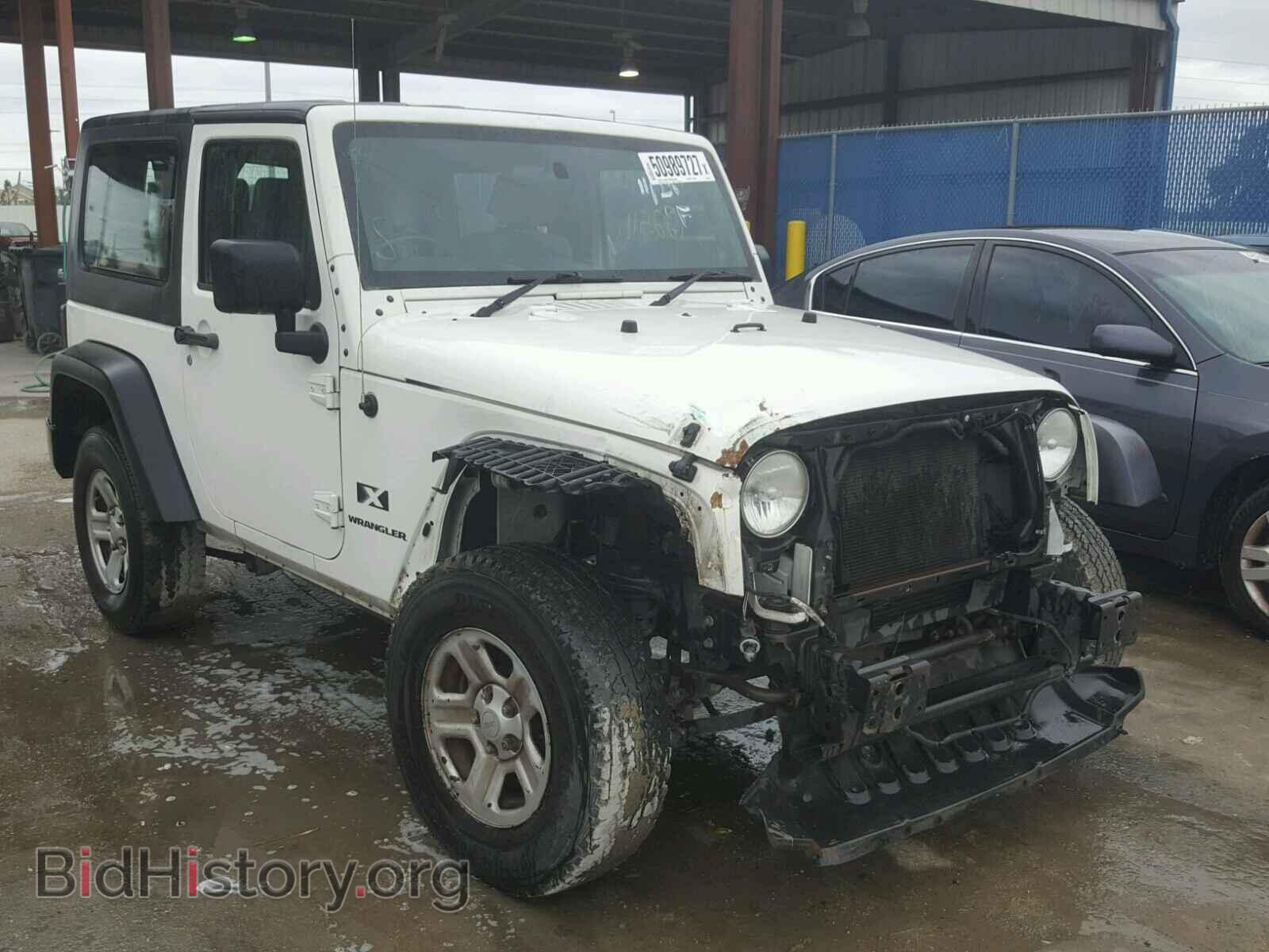 Photo 1J4FZ24168L554369 - JEEP WRANGLER 2008