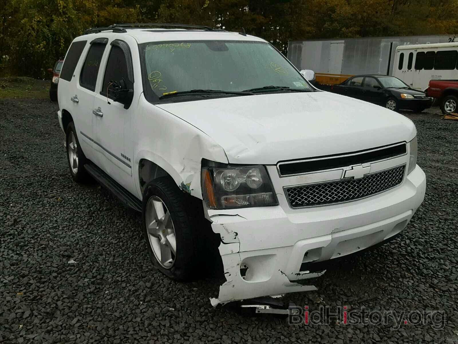 Photo 1GNSKCE0XBR174127 - CHEVROLET TAHOE K150 2011