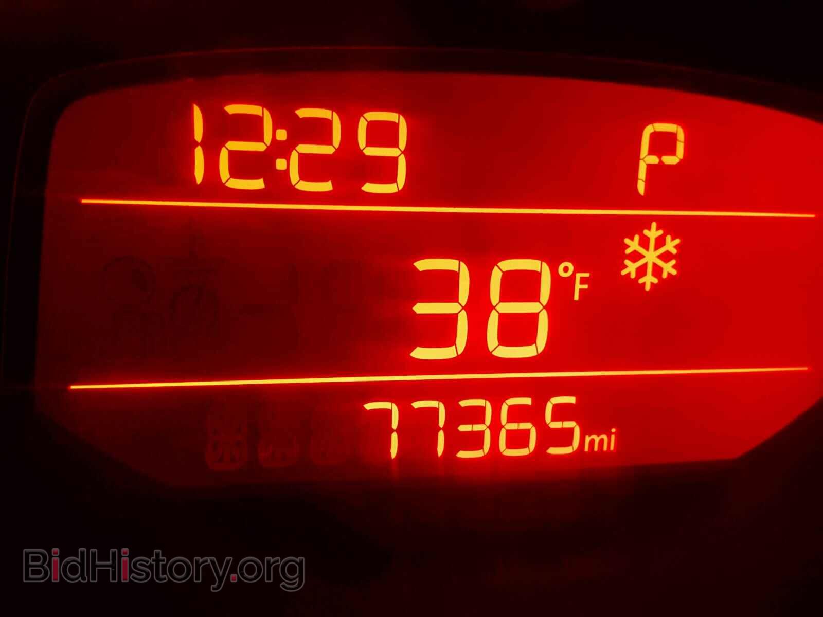 2012 VOLKSWAGEN BEETLE - VIN: 3VWVA7AT0CM604120 - Фото 8