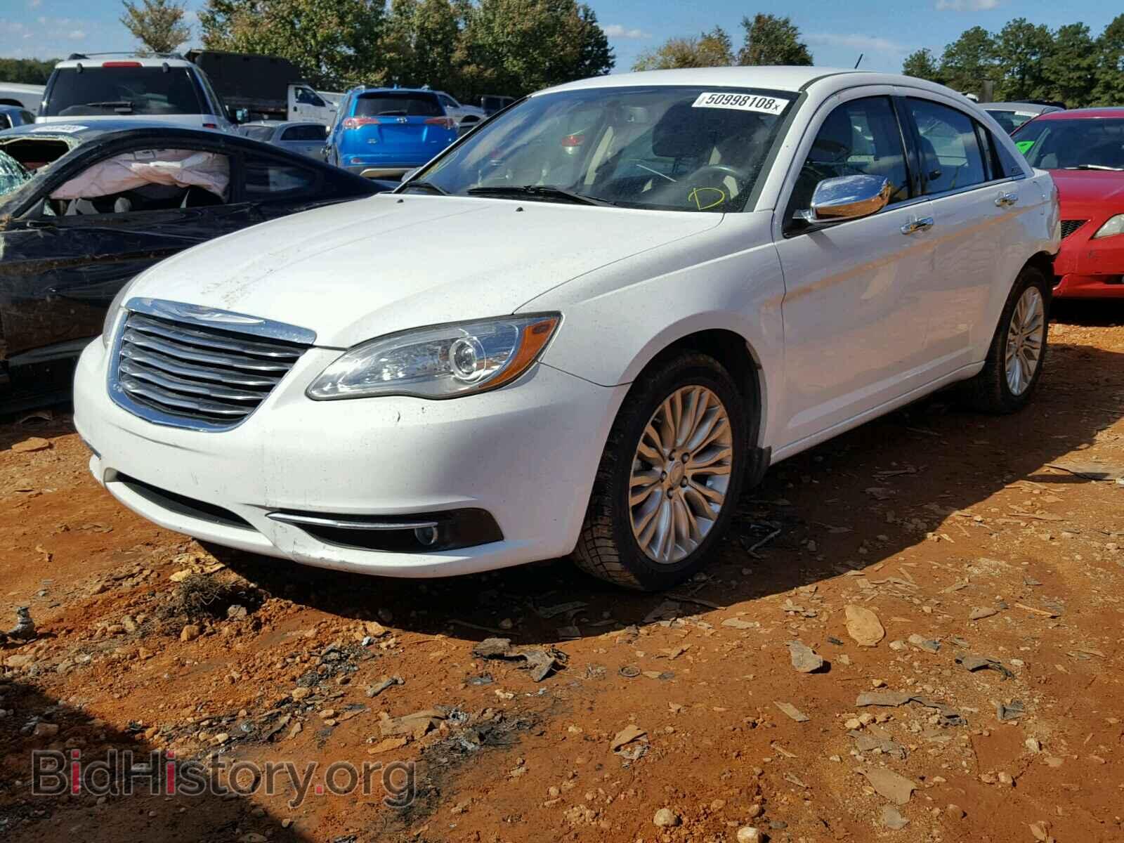 2013 CHRYSLER 200 - VIN: 1C3CCBCGXDN728592 - Фото 2