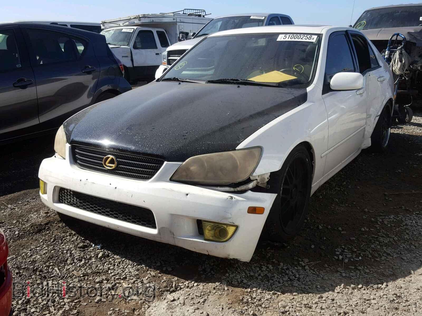 2001 LEXUS IS - VIN: JTHBD182610007379 - Фото 2