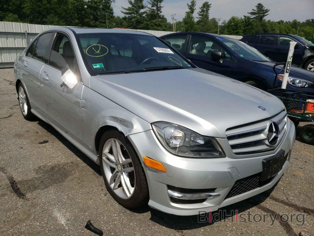 Photo WDDGF8BB7CA707210 - MERCEDES-BENZ C-CLASS 2012