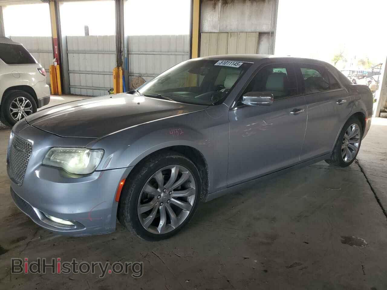 Фотография 2C3CCAEG0JH123217 - CHRYSLER 300 2018