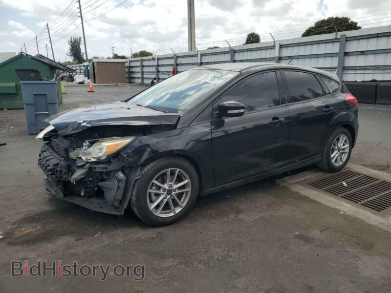 2017 Ford FOCUS SE (VIN 1FADP3K24HL241881) — фото 1 из 14, Copart, повреждение: передняя часть