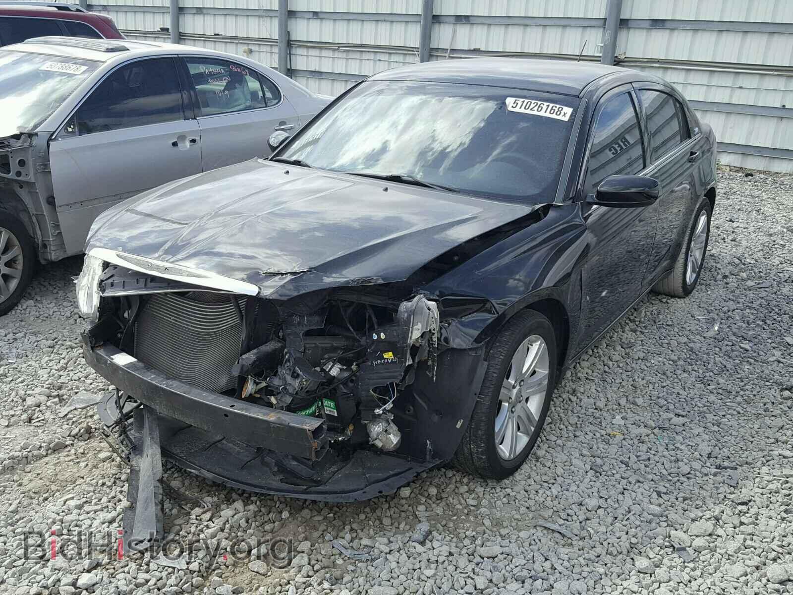 2013 CHRYSLER 200 - VIN: 1C3CCBAB1DN660464 - Фото 2