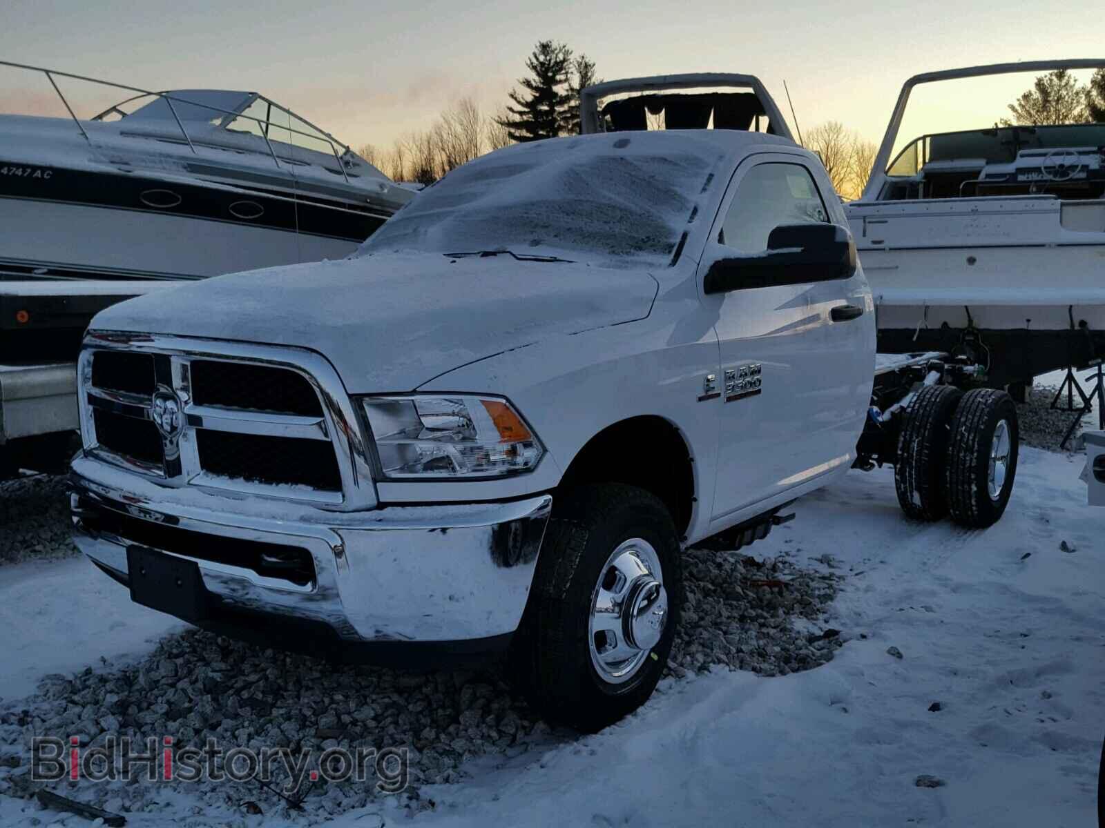 2018 RAM 3500 - VIN: 3C7WRTAL0JG149745 - Фото 2