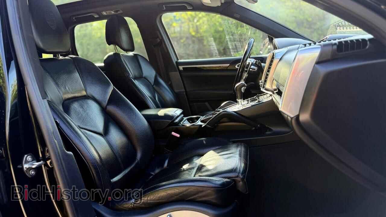 2017 PORSCHE CAYENNE - VIN: WP1AA2A21HKA86947 - Photo 5