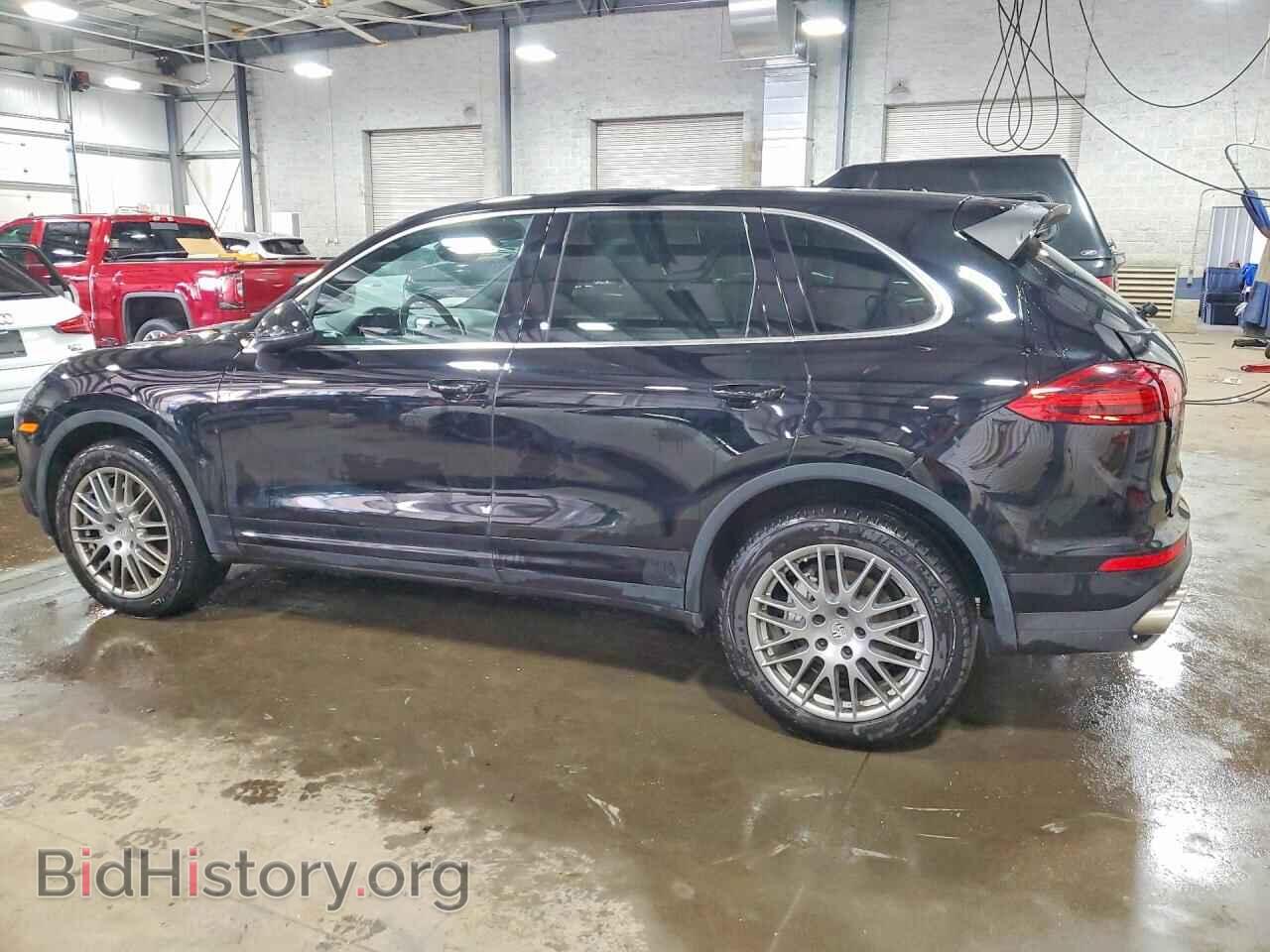 2017 PORSCHE CAYENNE - VIN: WP1AB2A25HLA53361 - Photo 2