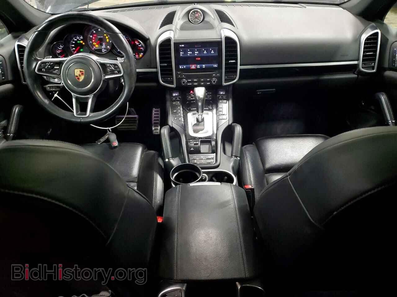 2017 PORSCHE CAYENNE - VIN: WP1AB2A25HLA53361 - Photo 8