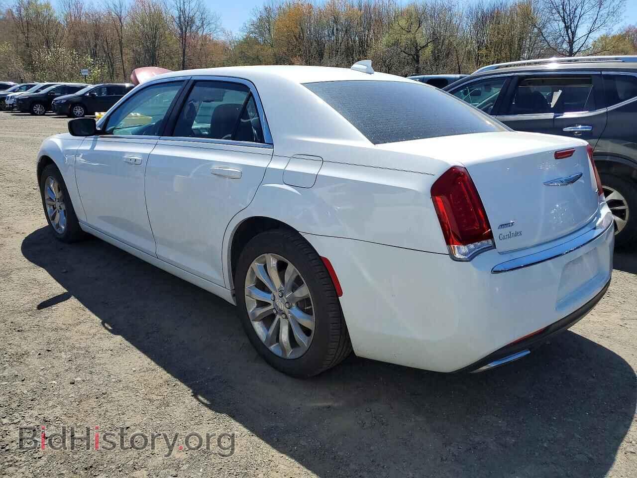 2017 CHRYSLER 300 - VIN: 2C3CCARG9HH637409 - Фото 2