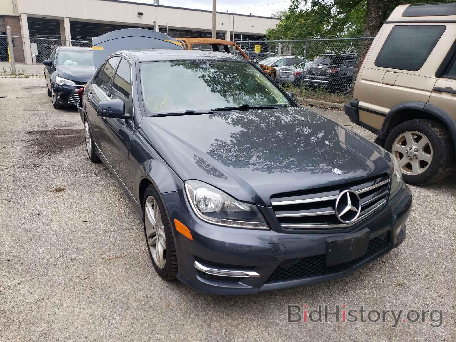 Photo WDDGF8AB4EG252074 - MERCEDES-BENZ C CLASS 2014