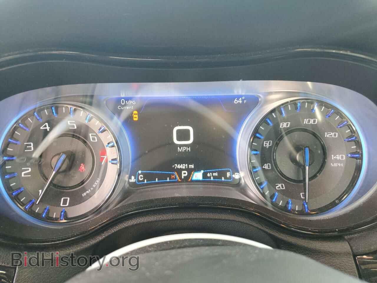 2017 CHRYSLER 300 - VIN: 2C3CCAGG1HH586040 - Фото 9