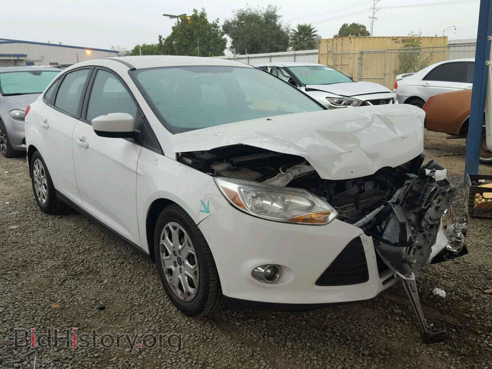 Photo 1FAHP3F24CL477404 - FORD FOCUS 2012