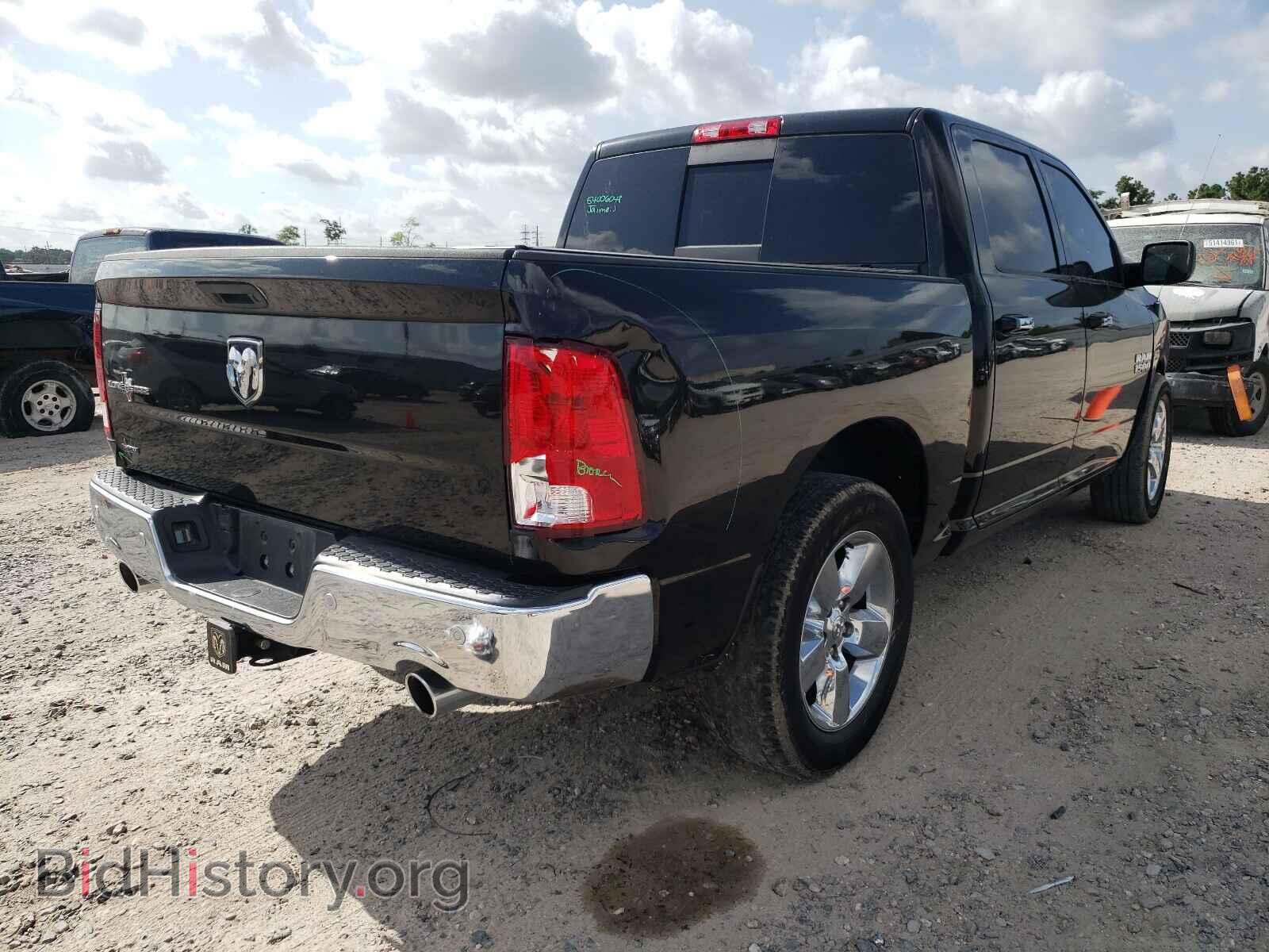 2017 RAM 1500 - VIN: 3C6RR6LT1HG637127 - Photo 4