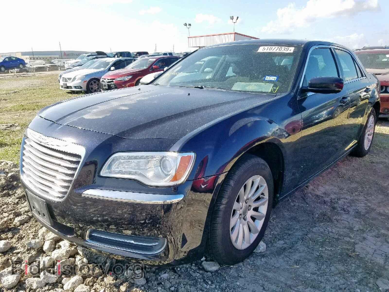 2012 CHRYSLER 300 - VIN: 2C3CCAAG0CH146747 - Фото 2