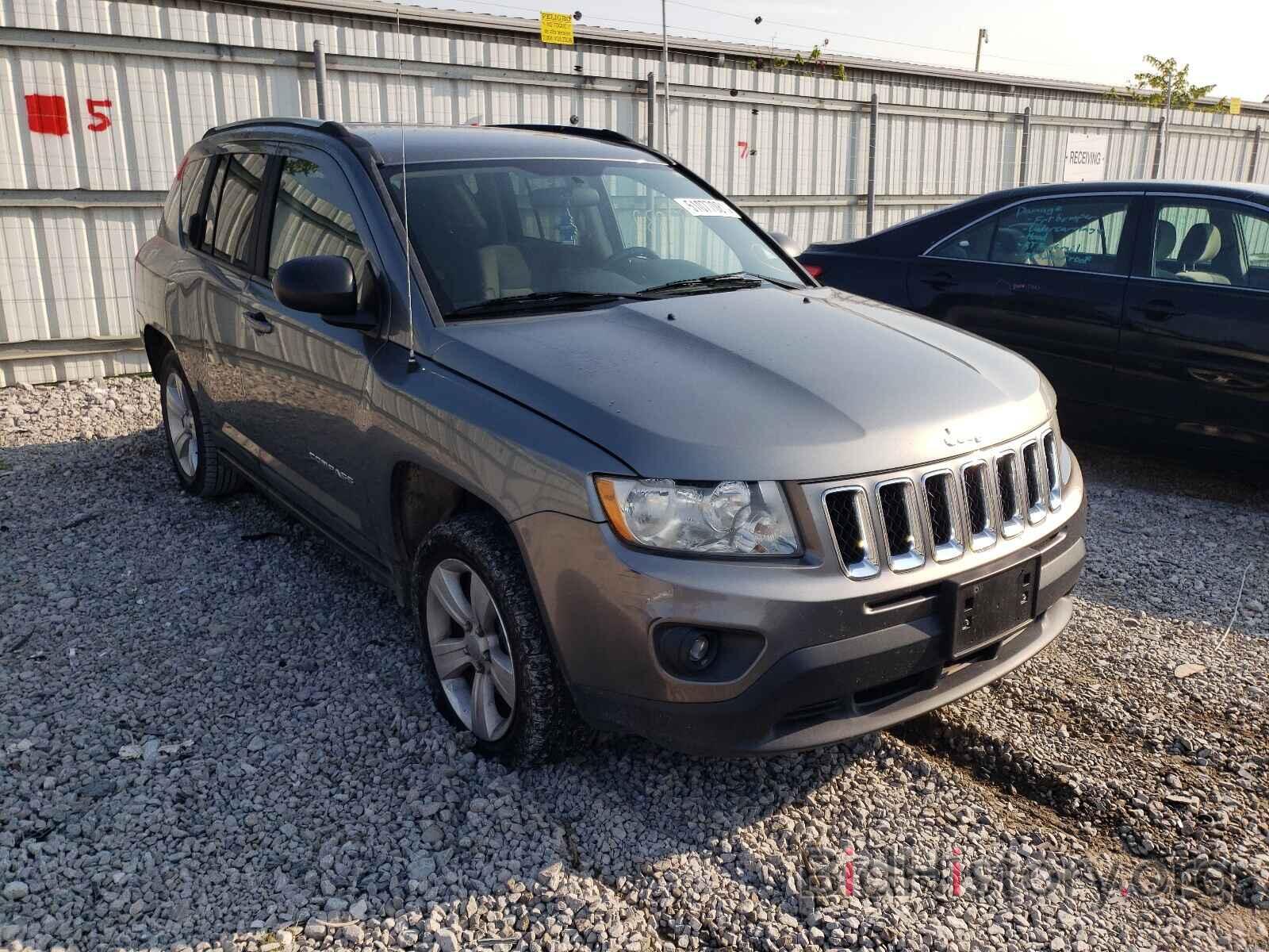 Photo 1J4NT1FB8BD253259 - JEEP COMPASS 2011