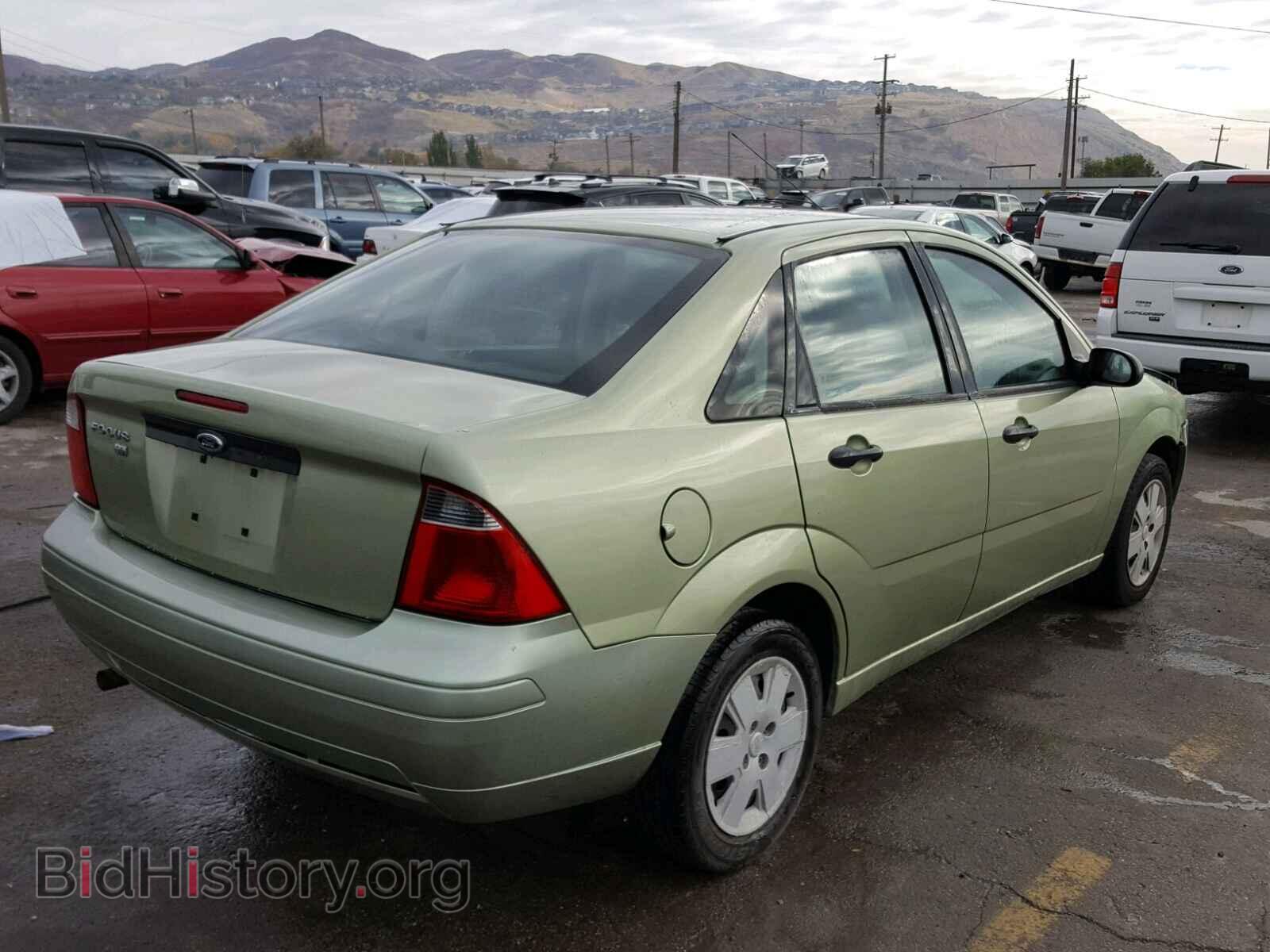 2007 FORD FOCUS - VIN: 1FAFP34N57W238047 - Photo 4