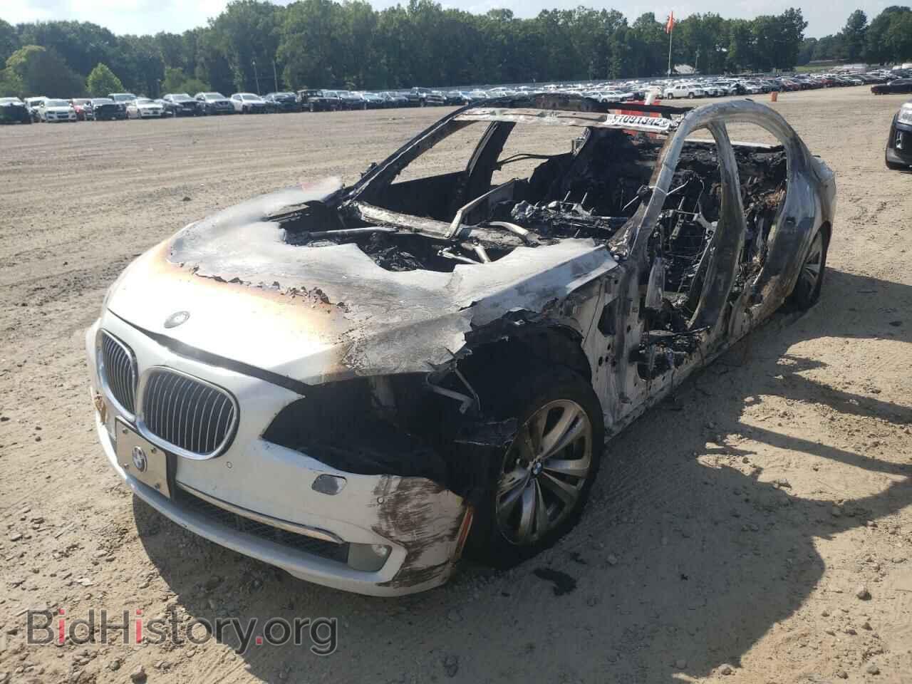 2011 BMW 7 SERIES - VIN: WBAKB4C56BC574960 - Фото 2