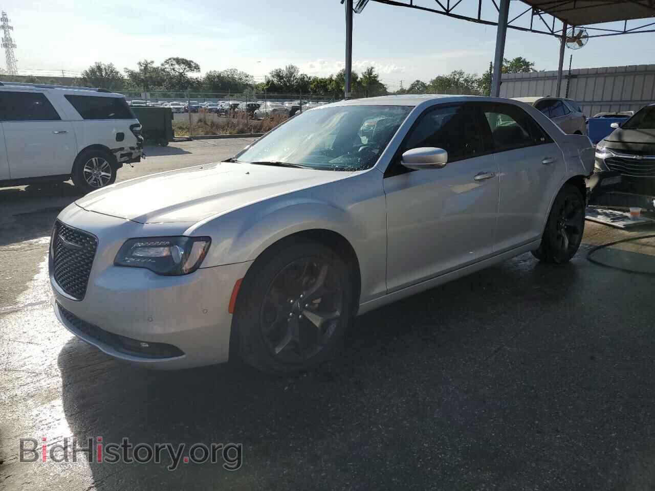 Фотография 2C3CCABG2PH641102 - CHRYSLER 300 2023