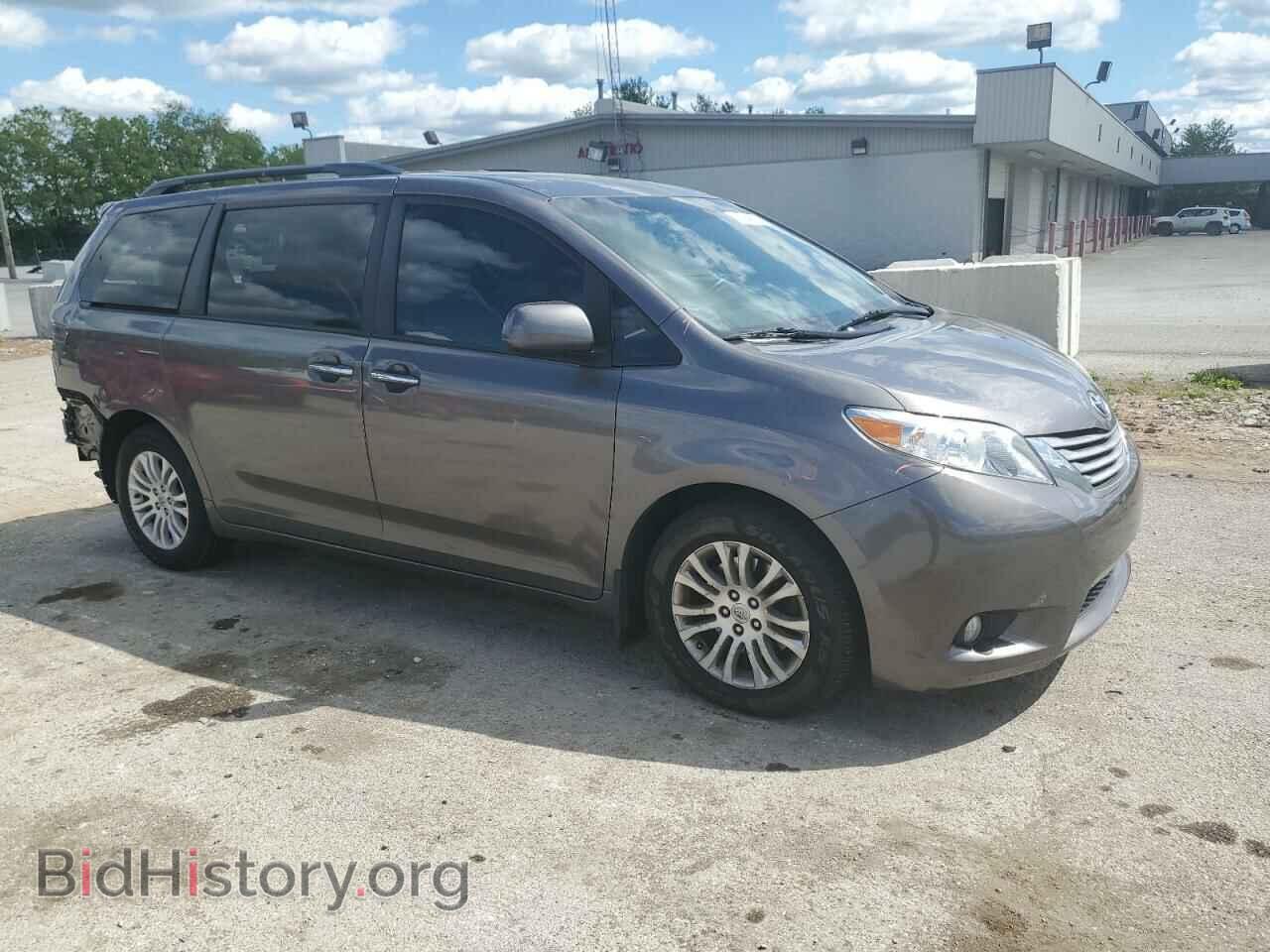 2017 TOYOTA All Models - VIN: 5TDYZ3DC3HS832987 - Фото 4